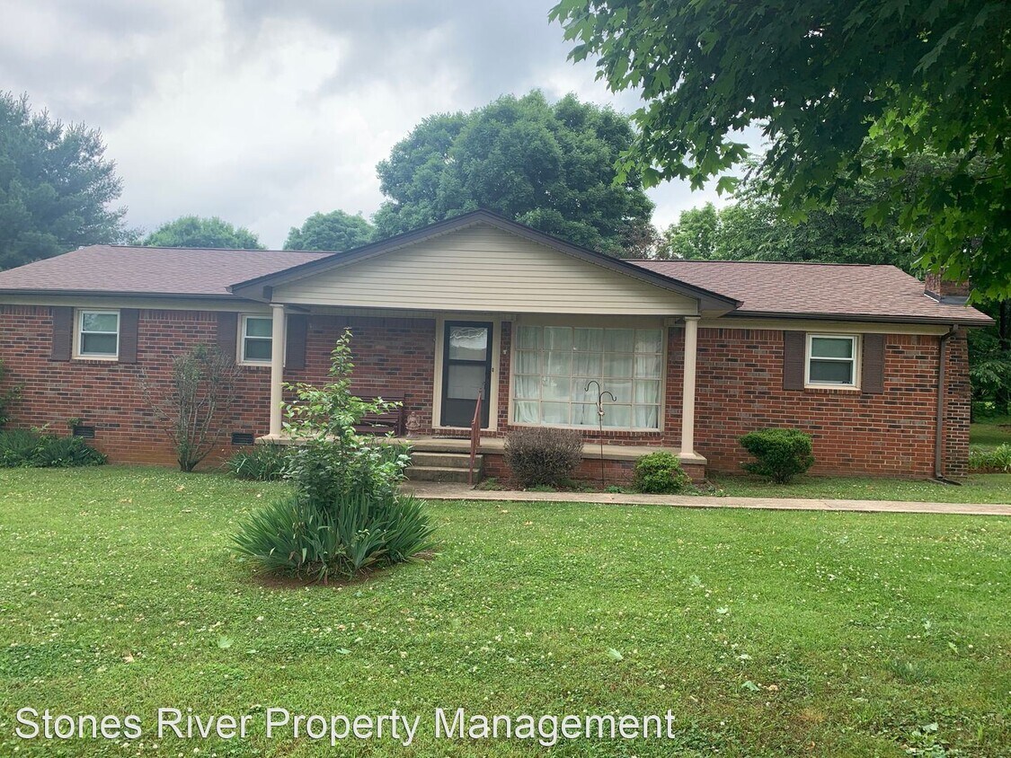 Primary Photo - 3 br, 1.5 bath House - 306 Woodland Dr.