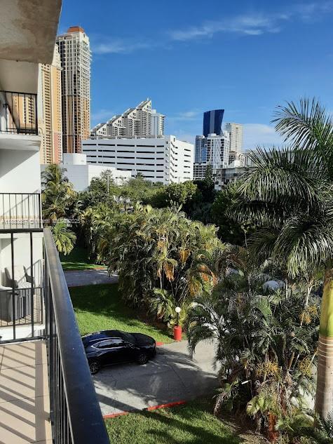 Foto del edificio - 18100 Atlantic Blvd
