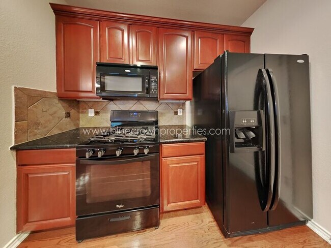 Building Photo - 6835 Pistoia Dr