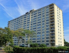 Building Photo - 2625 Park Ave