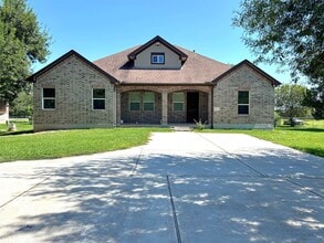Building Photo - 1111 Armadillo Rd