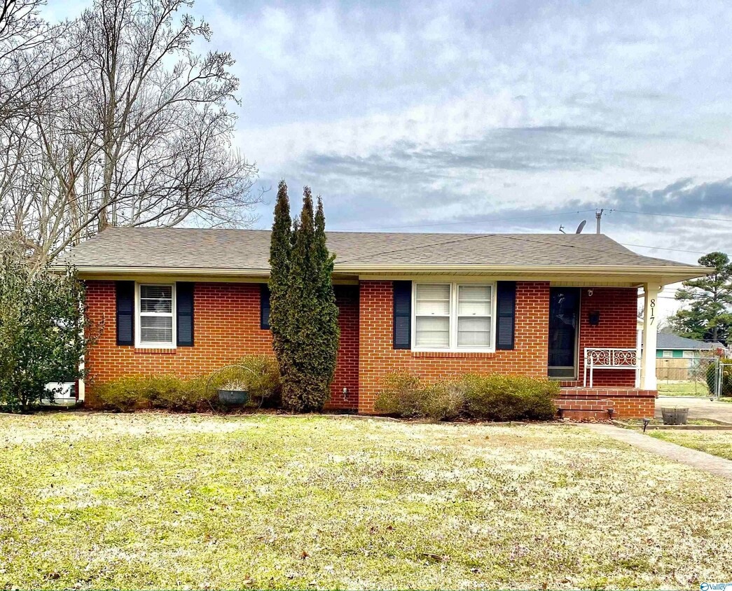 817 Chambers Dr NE, Huntsville, AL 35801 House for Rent in Huntsville