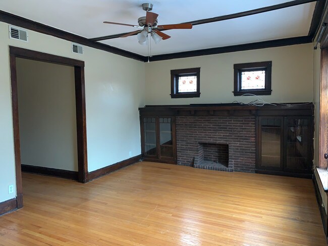 Building Photo - 4130 N Ashland Ave