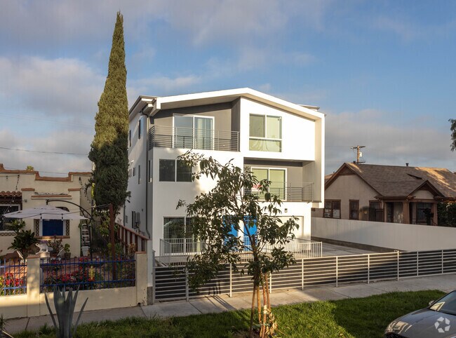 Alternate - 1119 N. Berendo St.