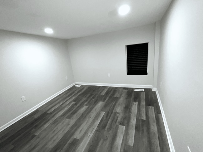 Photo - 1600 McHenry St House