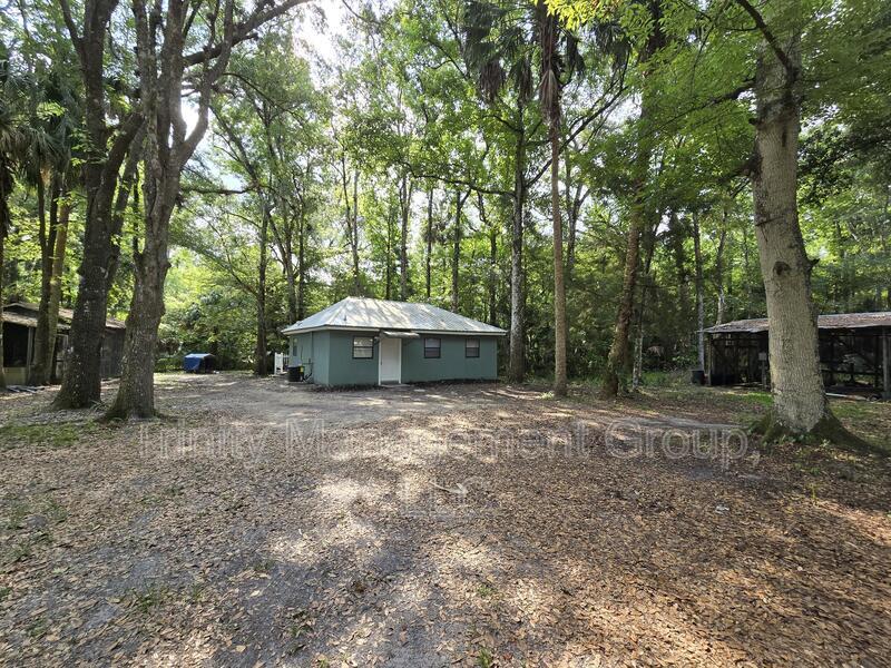 Primary Photo - 217 S Tuck Point