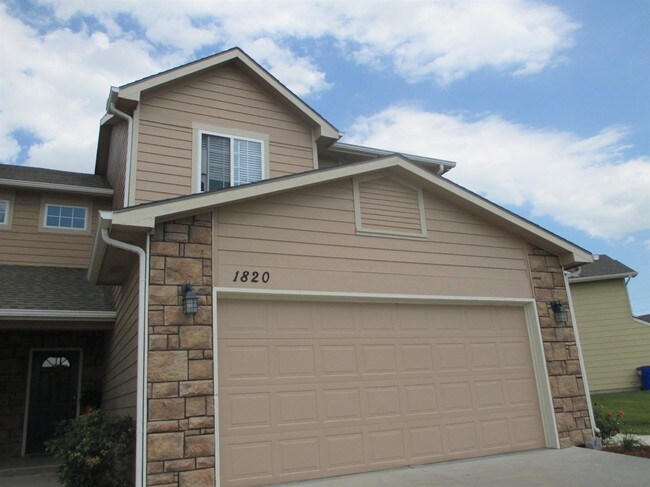 Building Photo - 1820 Lydia Ln