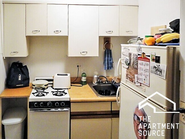 Photo - 514 W Cornelia Ave Apartment