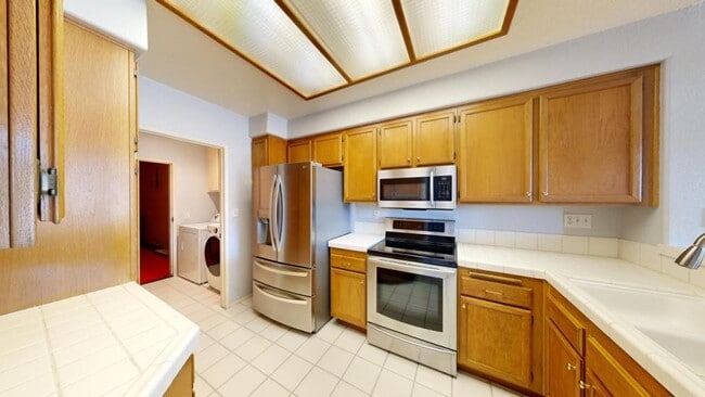 Building Photo - 7254 Shoreline Dr