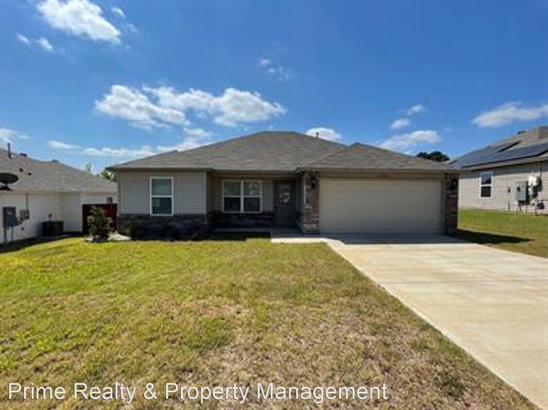 1049 Santa Fe Trl, Bauxite, AR 72011 House Rental in Bauxite, AR