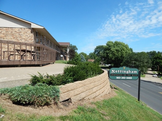 Building Photo - The Overlook