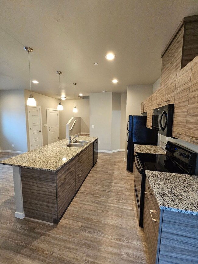Foto del edificio - Maddyn Village Town Home