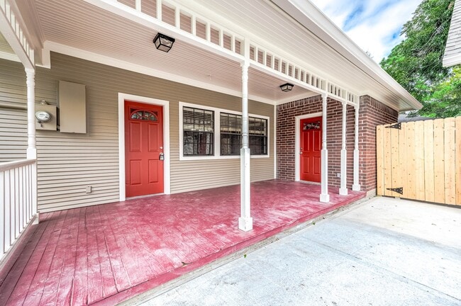 Building Photo - 2245 N Austin Ave