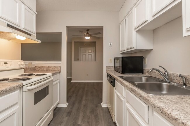 Building Photo - Solis at Gulf Breeze
