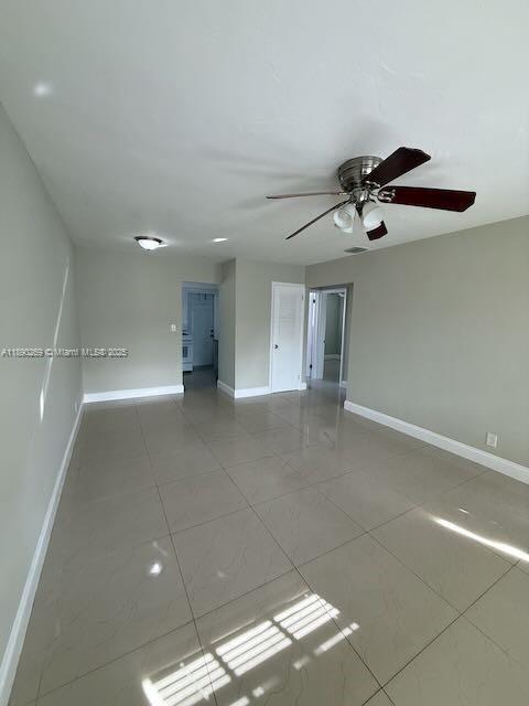 Building Photo - 946 Laurel Dr