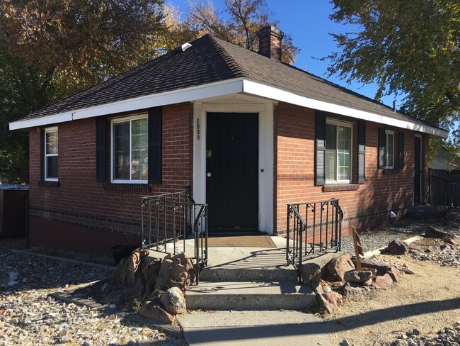 Building Photo - 2000 Plumas St