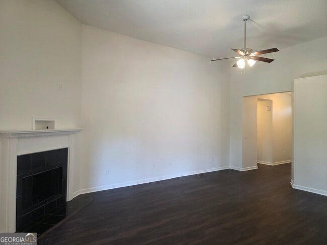 Building Photo - 434 Roberts Way