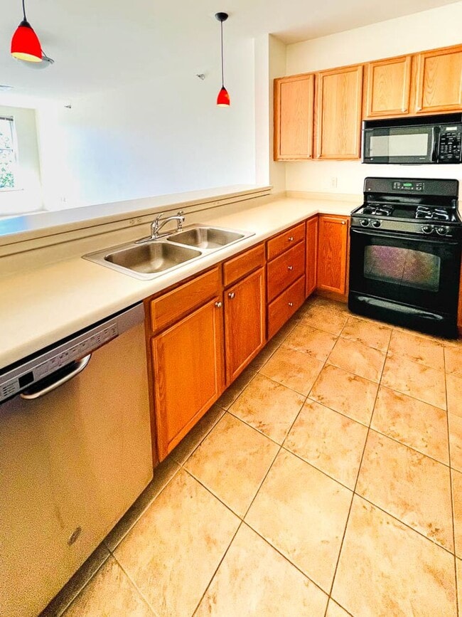 Foto del edificio - Eastwood Commons II Condo Association