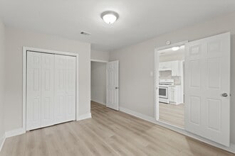 Building Photo - 9133 Woodlyn Rd