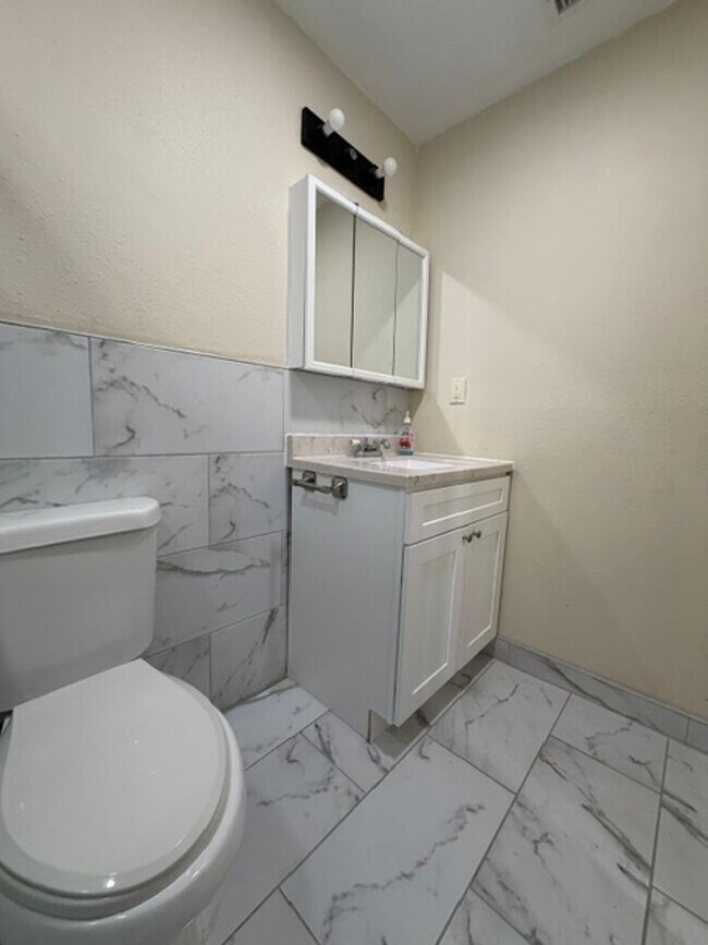 Foto del edificio - 1234 E Esther St