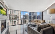 Foto principal - 200 N Jefferson St