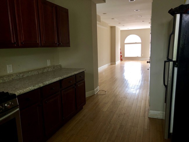 Building Photo - 1726 E Lafayette Ave