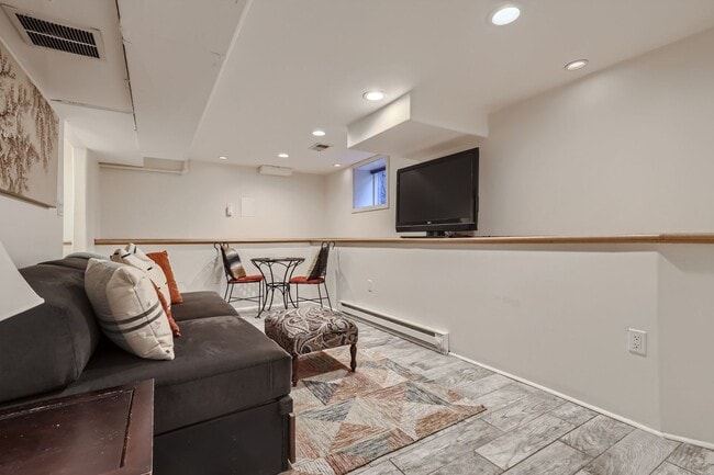 Building Photo - Coming Soon June 1st - Beautiful Home in desirable West Wash Park