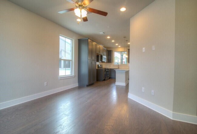 Foto del edificio - 7401 Pantherpaw St