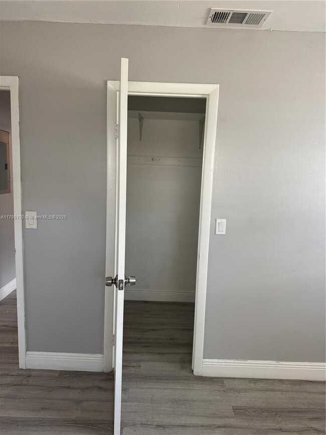 Foto del edificio - 2 bedroom in Hallandale FL 33009