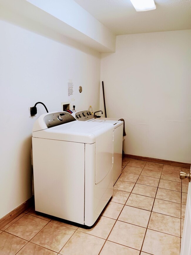 Foto del edificio - 1236 Block Island Rd