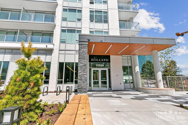 Building Photo - Presenting this stunning 2-bedroom, 1-bathroom home on the 21st floor of The Holland in the heart...