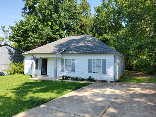 Building Photo - Welcome to Feels Like Home in Memphis, TN!