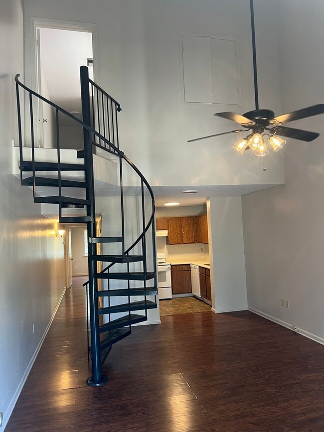 Building Photo - 134 N Meyers Dr