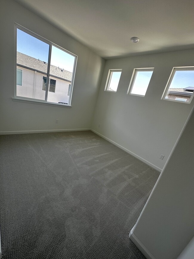 Building Photo - 29800 Mission Blvd