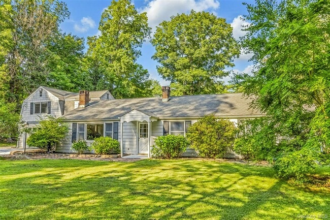 Building Photo - 8 West Ln