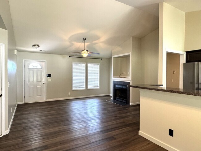 Foto del edificio - Comfort, Charm & Room for Everything You Love!
