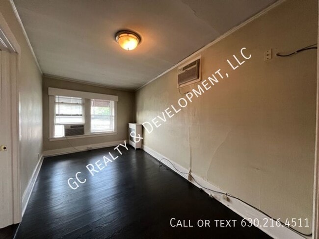 Building Photo - 532-534 Crescent Blvd