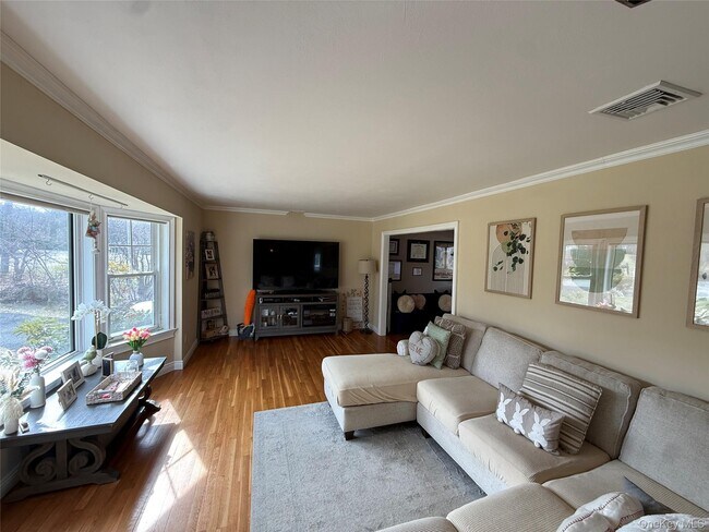 Foto del edificio - 16 Minkel Rd