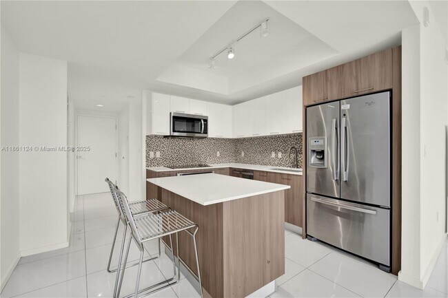 Foto del edificio - 5300 Paseo Blvd