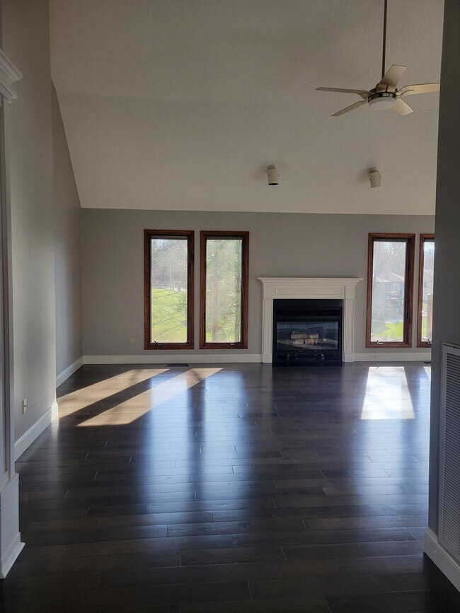 Foto del edificio - 116 Knollwood Ln