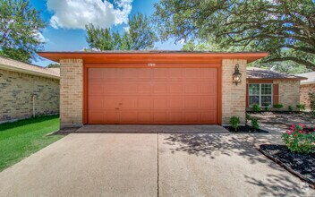 Building Photo - 17411 S Yorkglen Dr