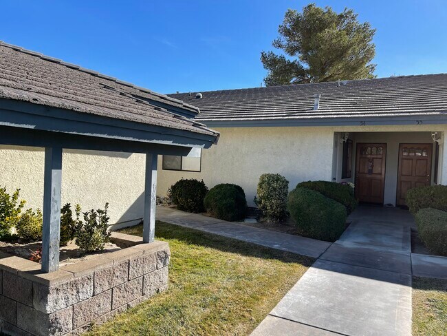 Building Photo - 27535 Lakeview Dr