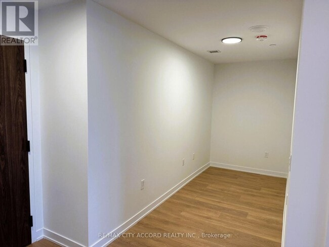 Building Photo - 1037 The Queensway