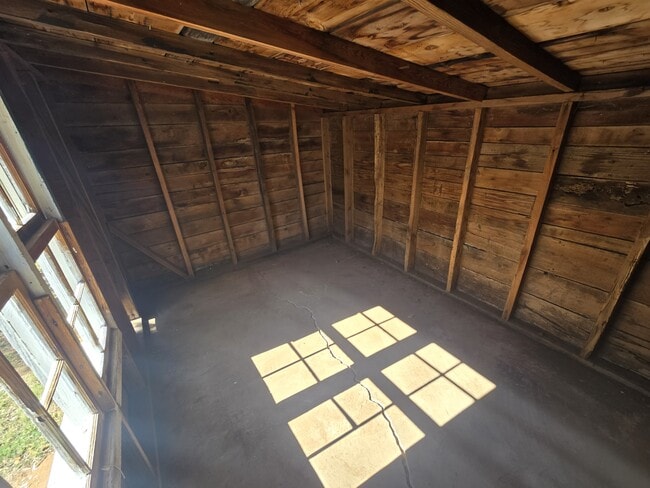 Building Photo - 316 N Walnut St