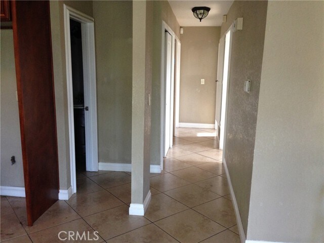 Foto del edificio - 1355 S Walnut St