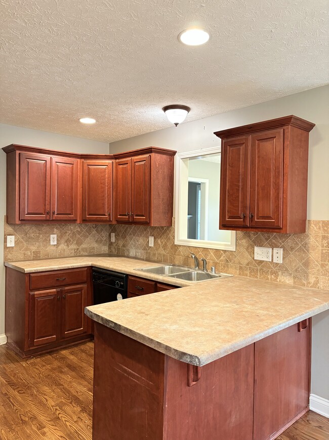 Building Photo - 3372 Fair Oaks Cir