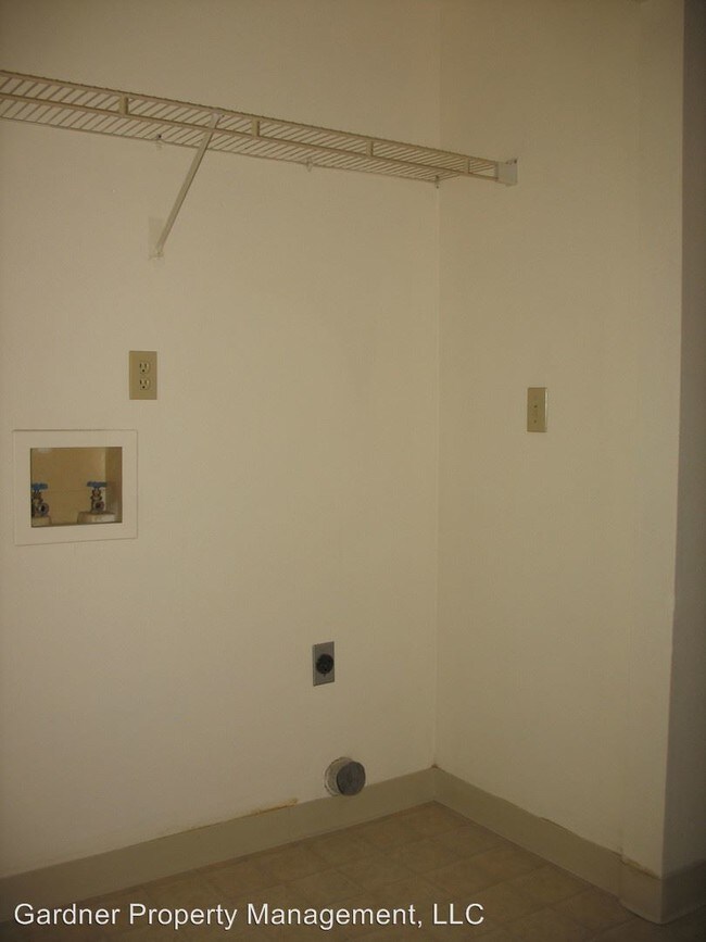 Building Photo - 9192 W Irving St