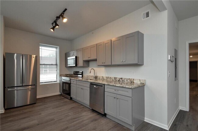 Building Photo - 10 W Goepp St