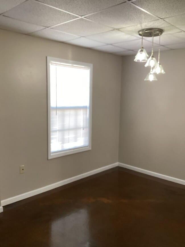 Building Photo - 135 Eureka Dr