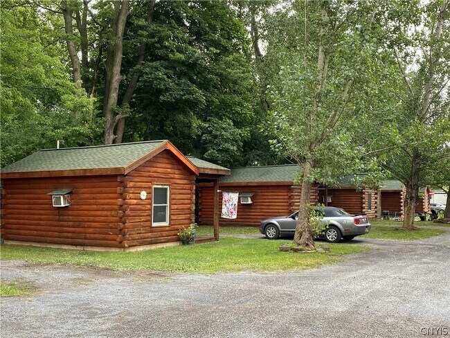 Building Photo - 984 Waterloo Geneva Rd